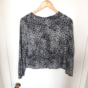 Banana Republic Black/White  Long Sleeve Top